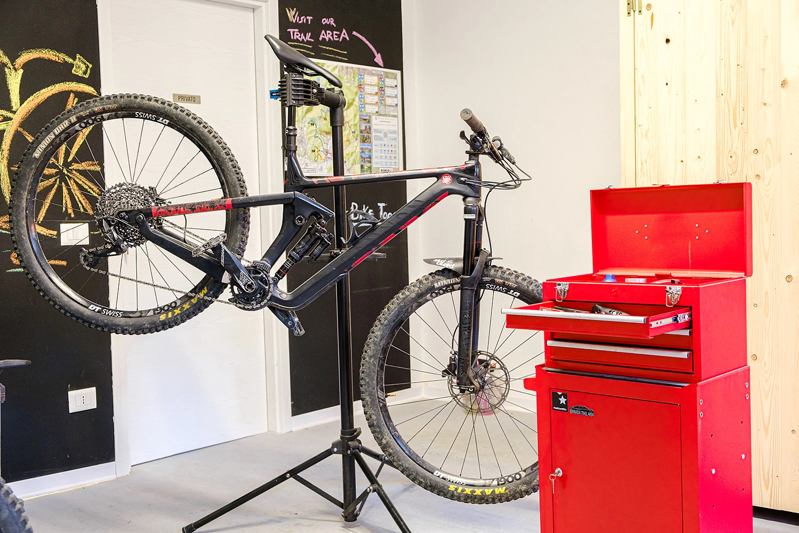 Bike room attrezzata per MTB — Dolce Vita Guest House, Valli del Natisone